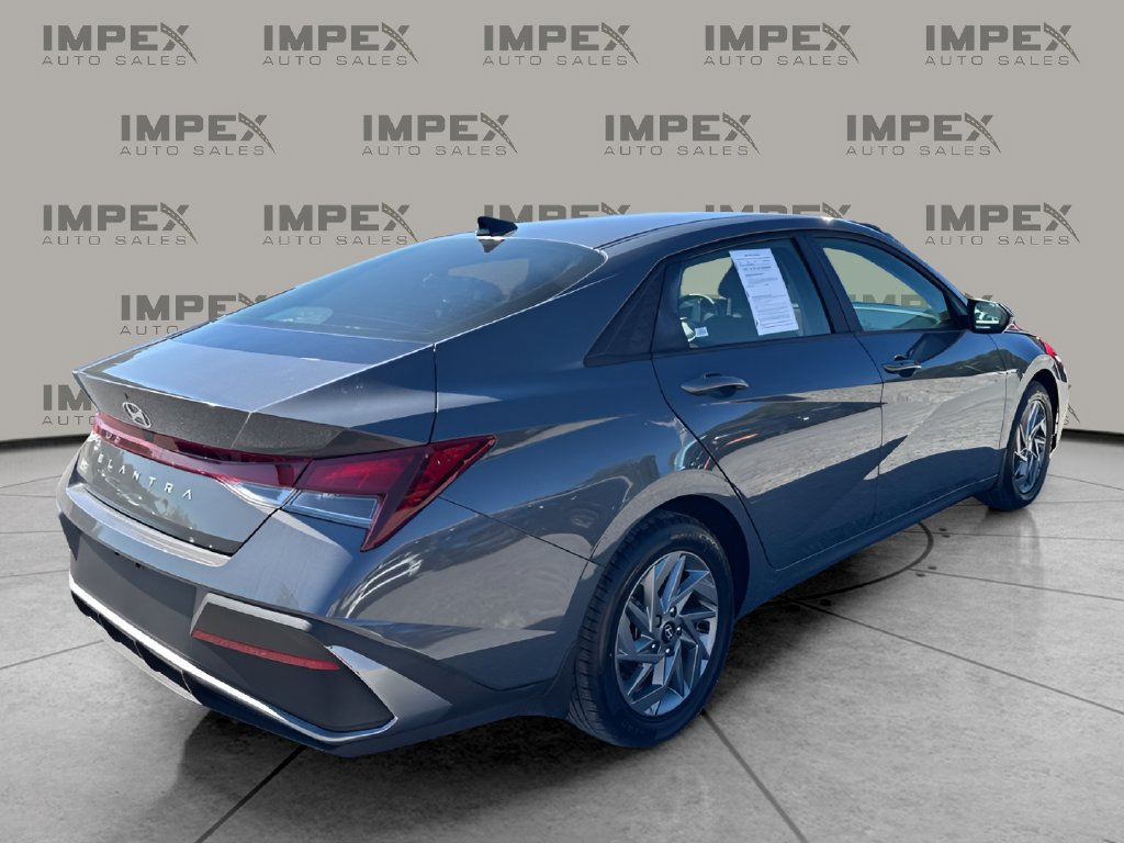 Used 2024 Hyundai Elantra SEL FWD image 5