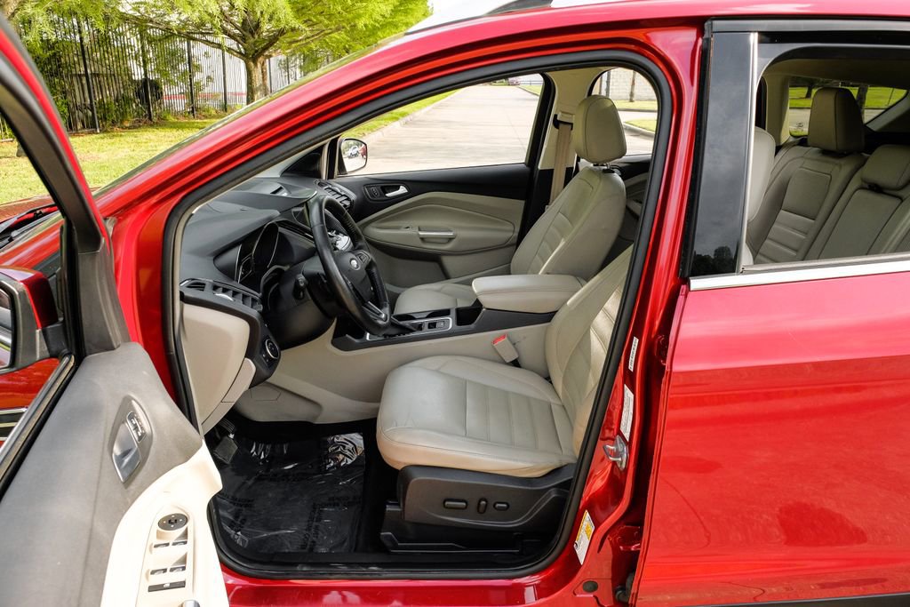 Used 2017 Ford Escape Titanium w/ Equipment Group 301A FWD image 6