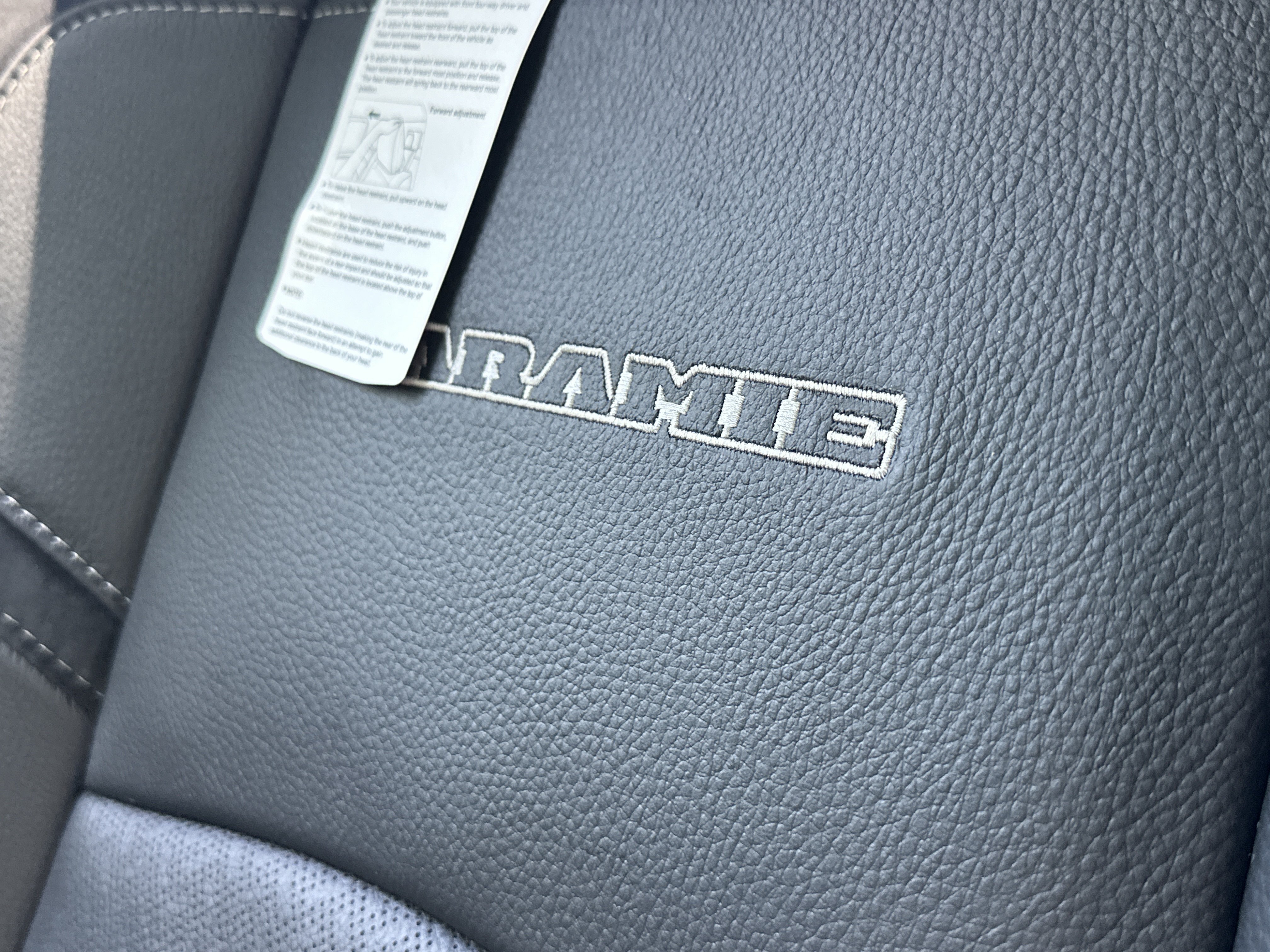 New 2026 RAM 2500 Laramie AWD/4WD image 4