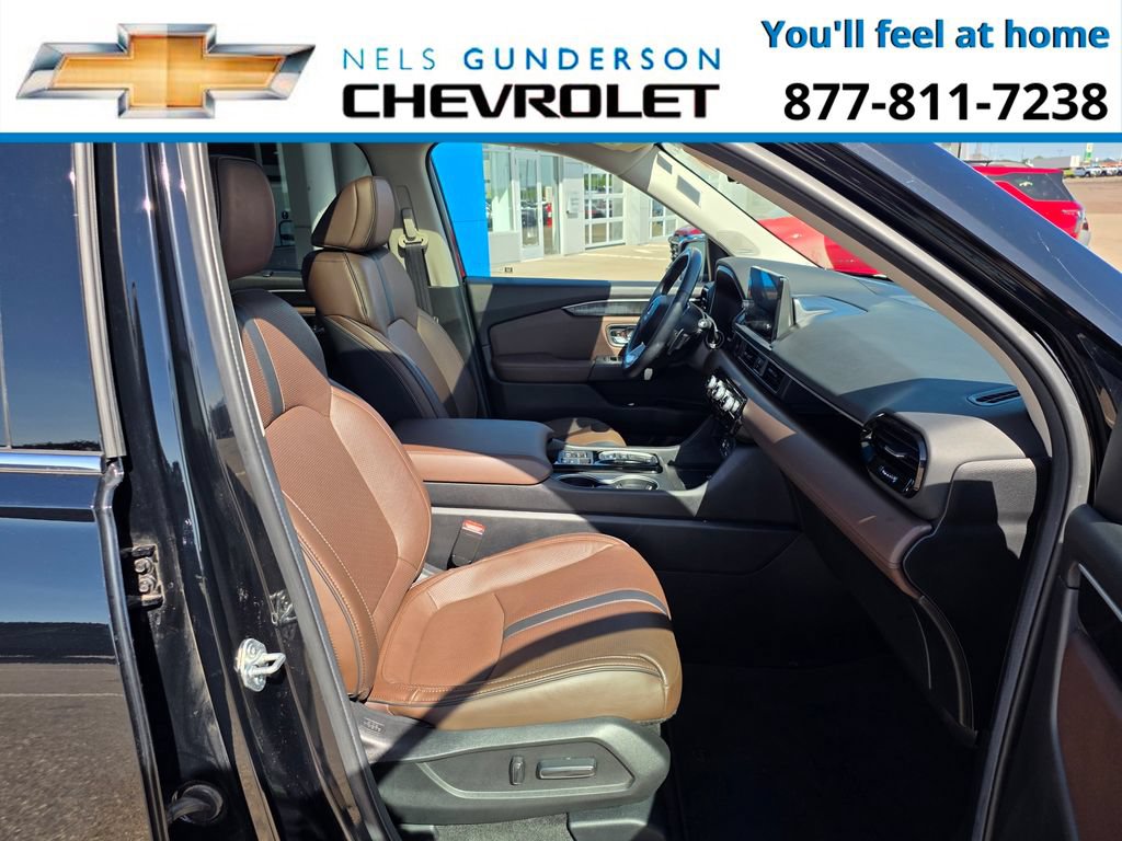 Used 2025 Honda Pilot Elite image 16