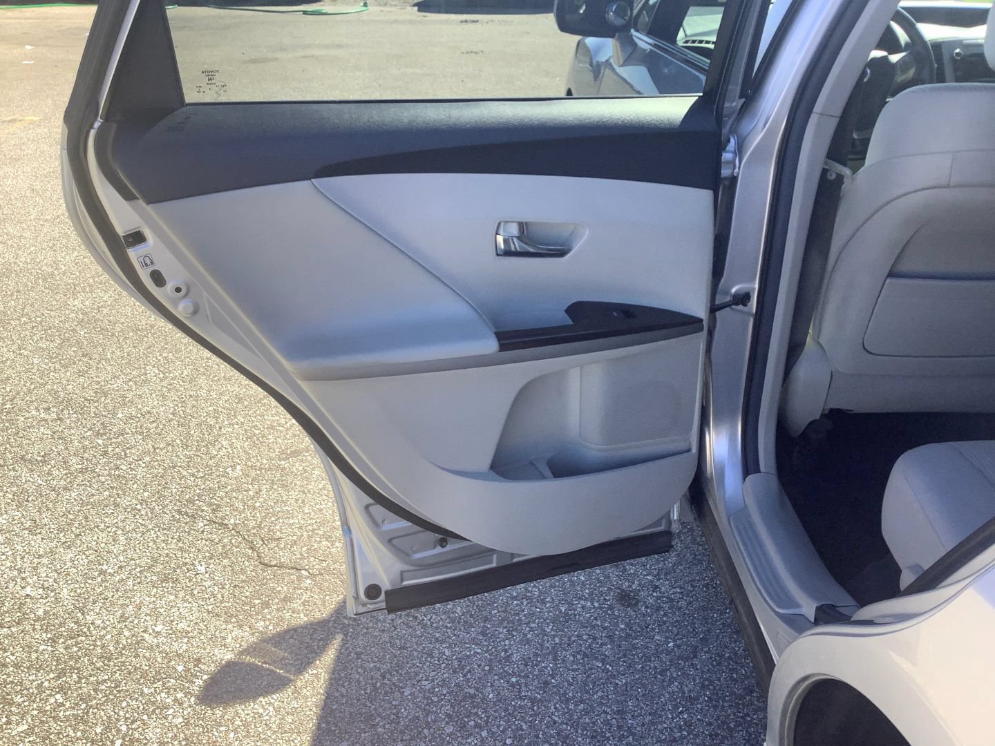 Used 2011 Toyota Venza AWD w/ Convenience Pkg image 17