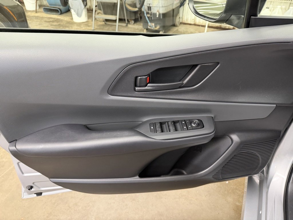 Used 2023 Toyota Prius LE image 9