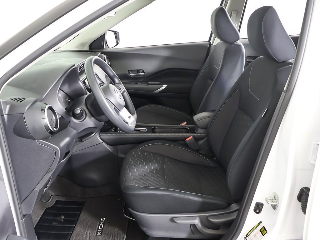 Used 2023 Nissan Kicks SV image 28