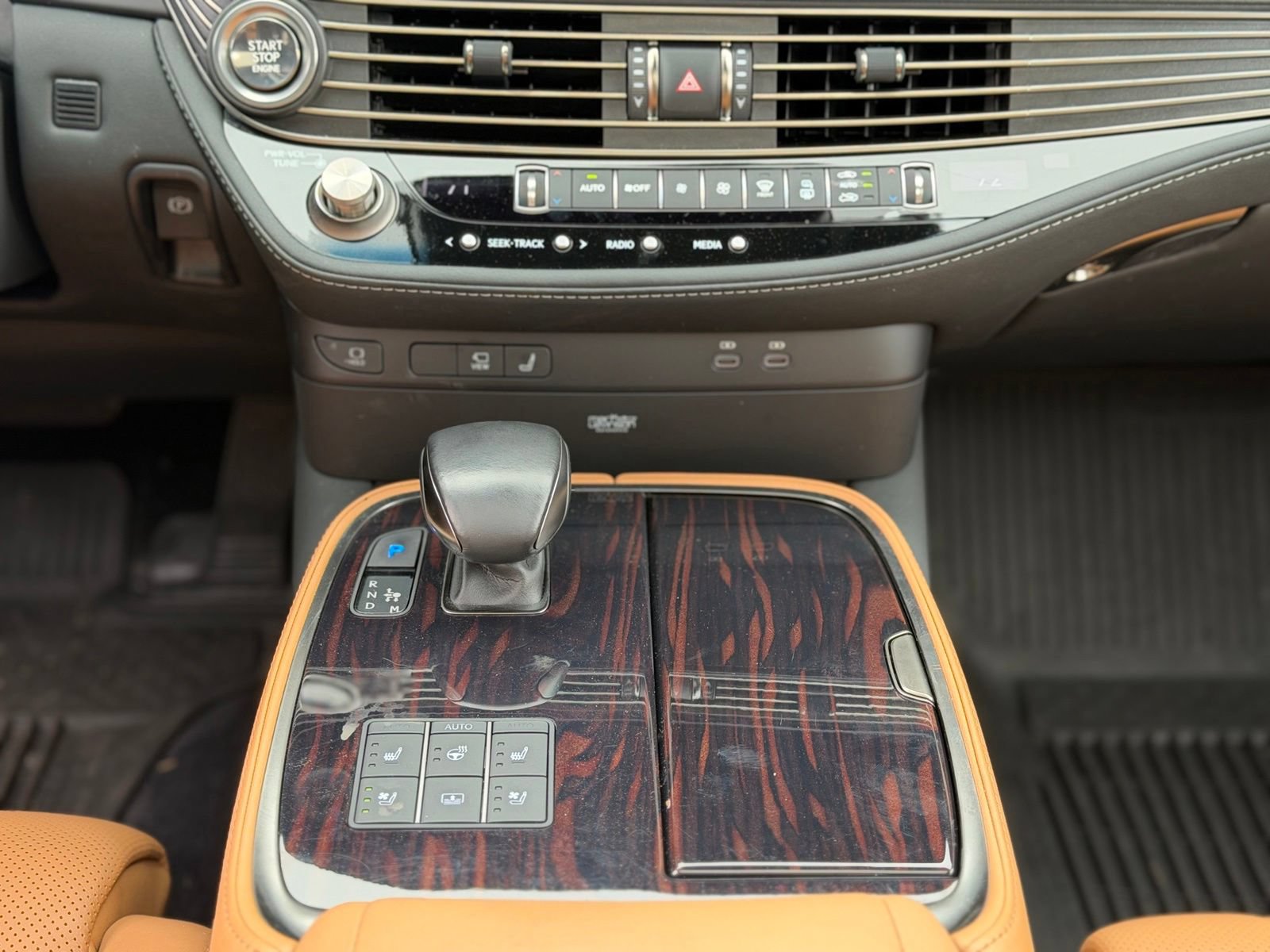 Used 2023 Lexus LS 500 AWD w/ Luxury Package image 35