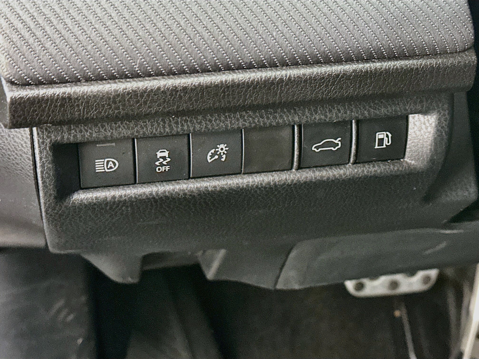 Used 2025 Toyota Camry SE FWD image 17