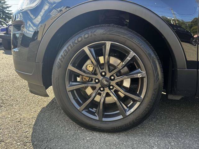Used 2019 Ford Explorer XLT w/ Equipment Group 202A AWD/4WD image 9