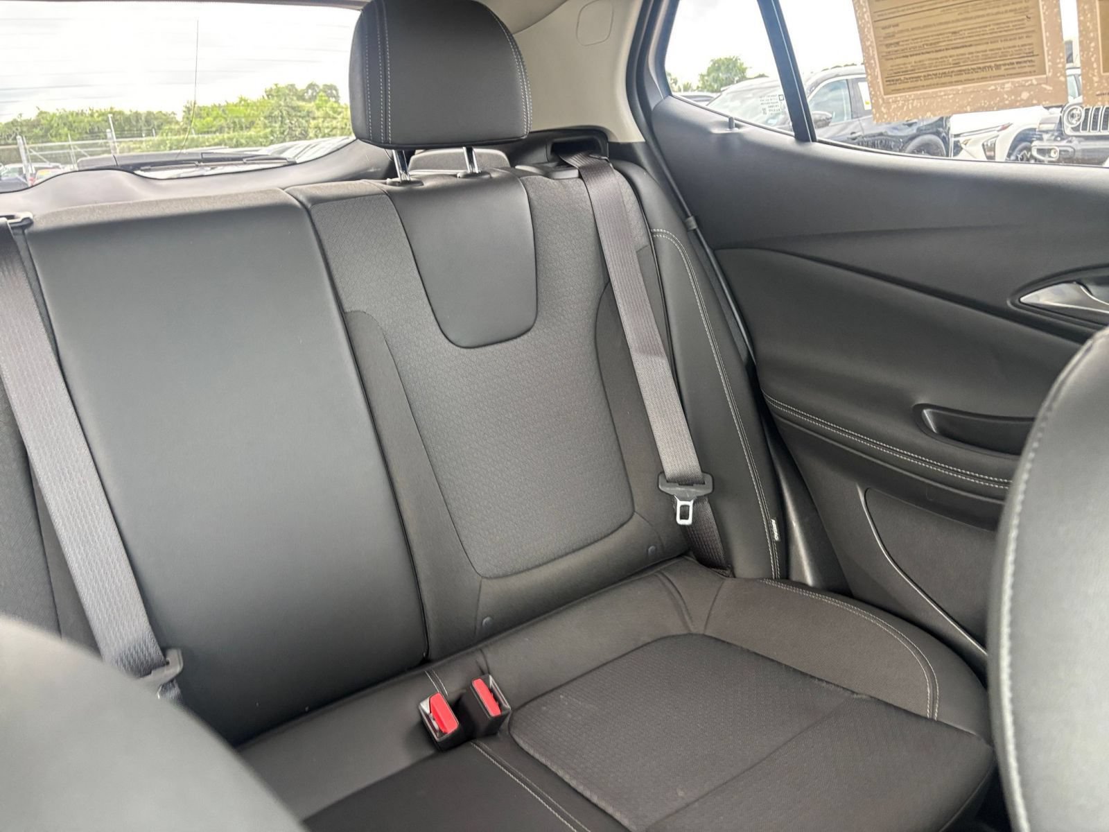 Used 2025 Buick Encore GX Preferred AWD/4WD image 35