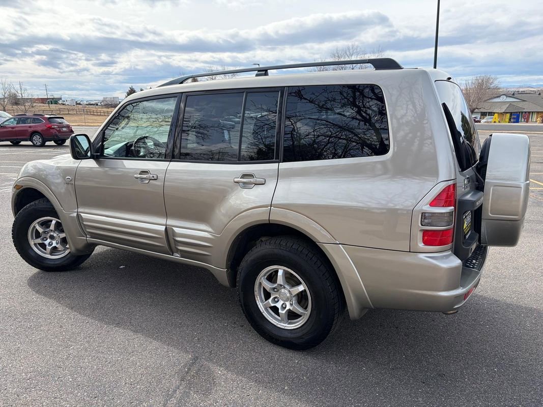 Used 2002 Mitsubishi Montero Limited AWD/4WD image 2