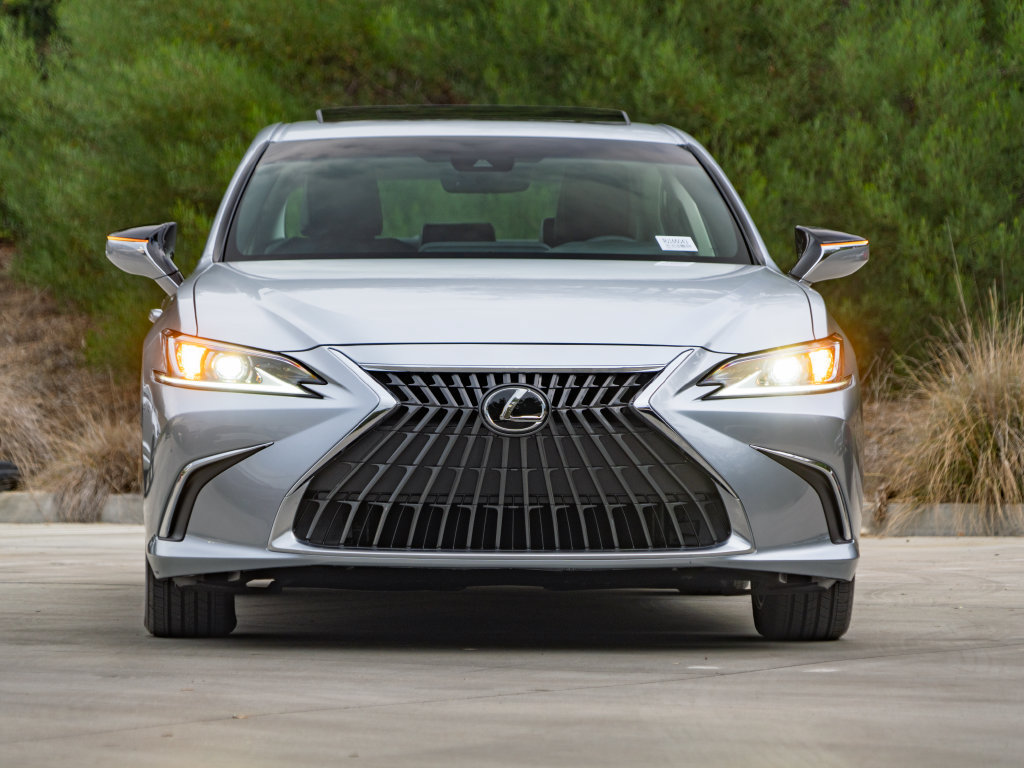 Certified 2024 Lexus ES 350 w/ Accessory Package (Z1) FWD image 5
