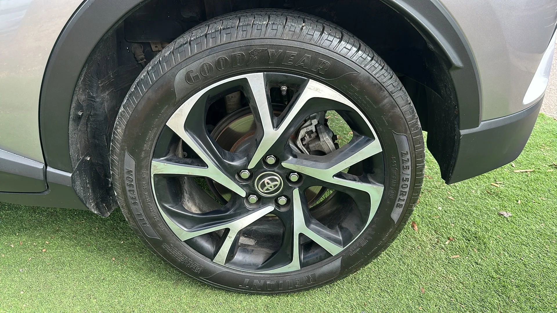 Used 2018 Toyota C-HR image 42