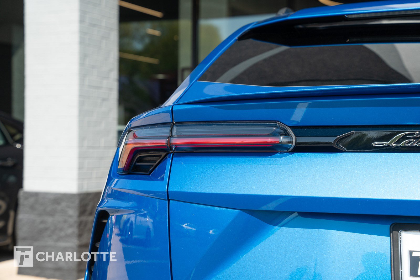 Used 2021 Lamborghini Urus AWD/4WD image 13
