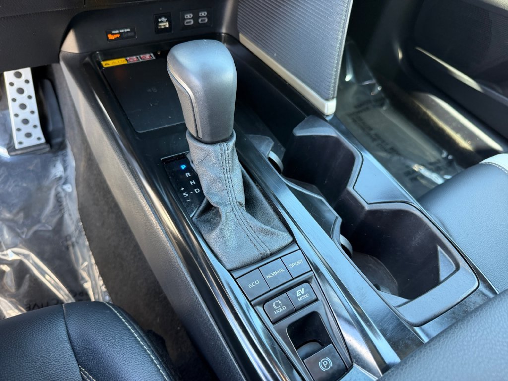 Used 2025 Toyota Camry SE FWD image 25