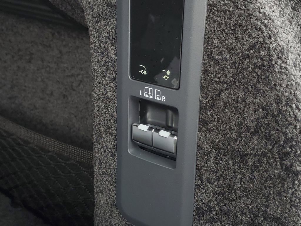 New 2026 Land Rover Range Rover SE image 6