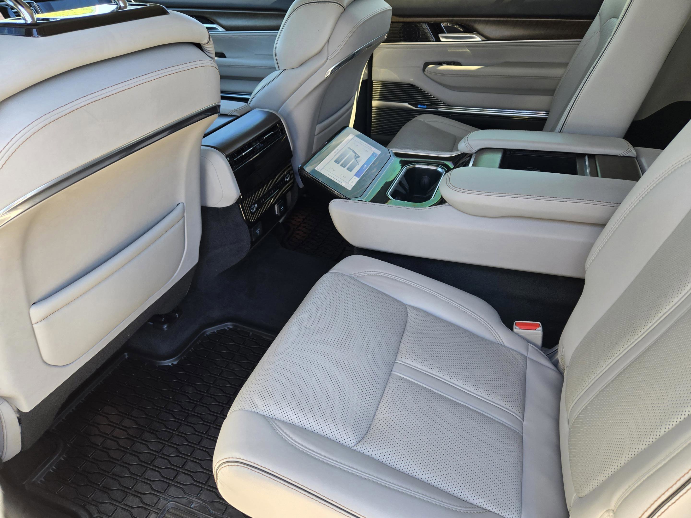 Used 2022 Jeep Grand Wagoneer Series II w/ Premium Group II AWD/4WD image 25