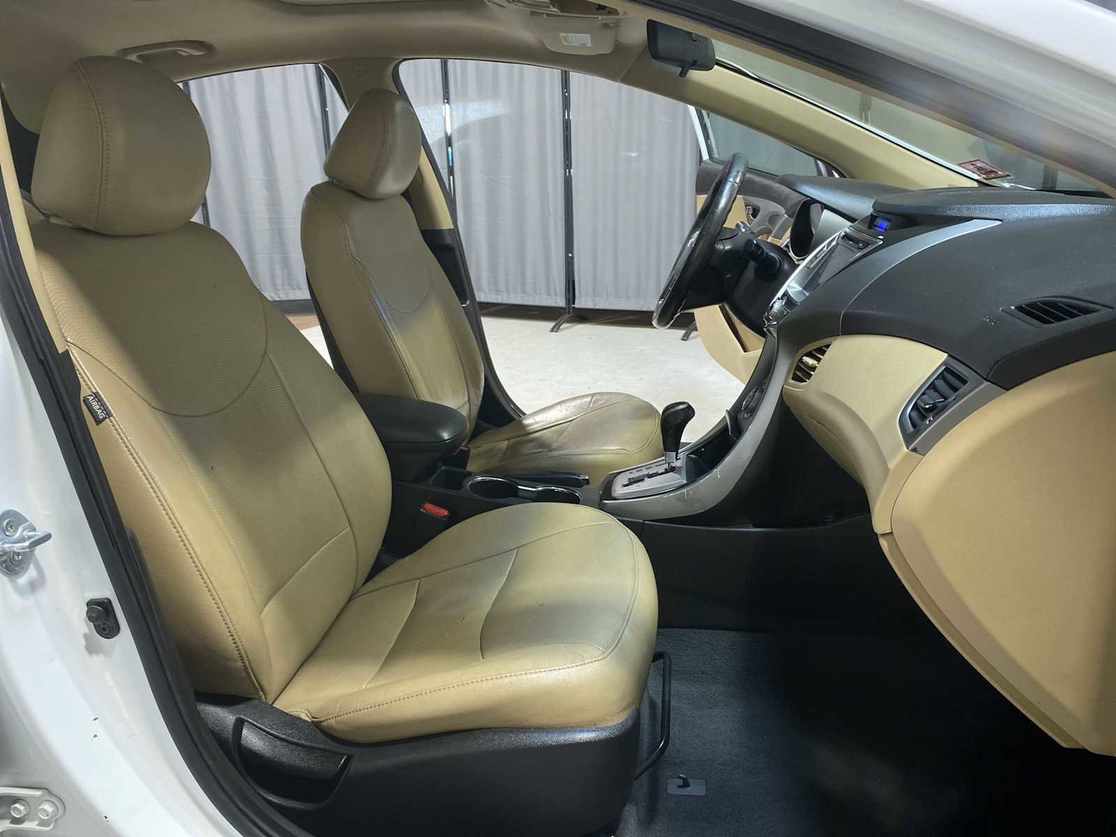 Used 2013 Hyundai Elantra Limited w/ Technology Pkg image 14