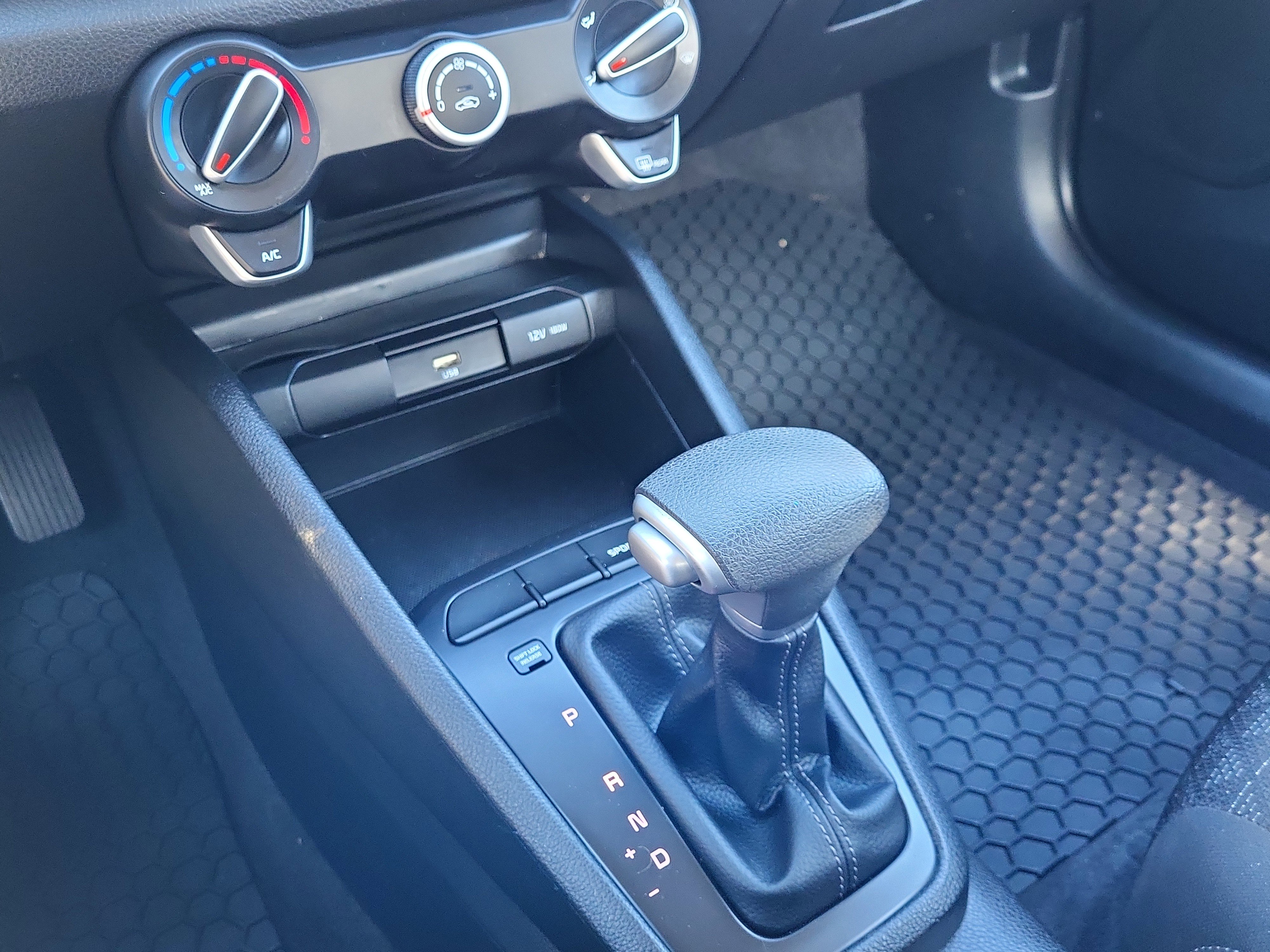 Used 2023 Kia Rio S image 23