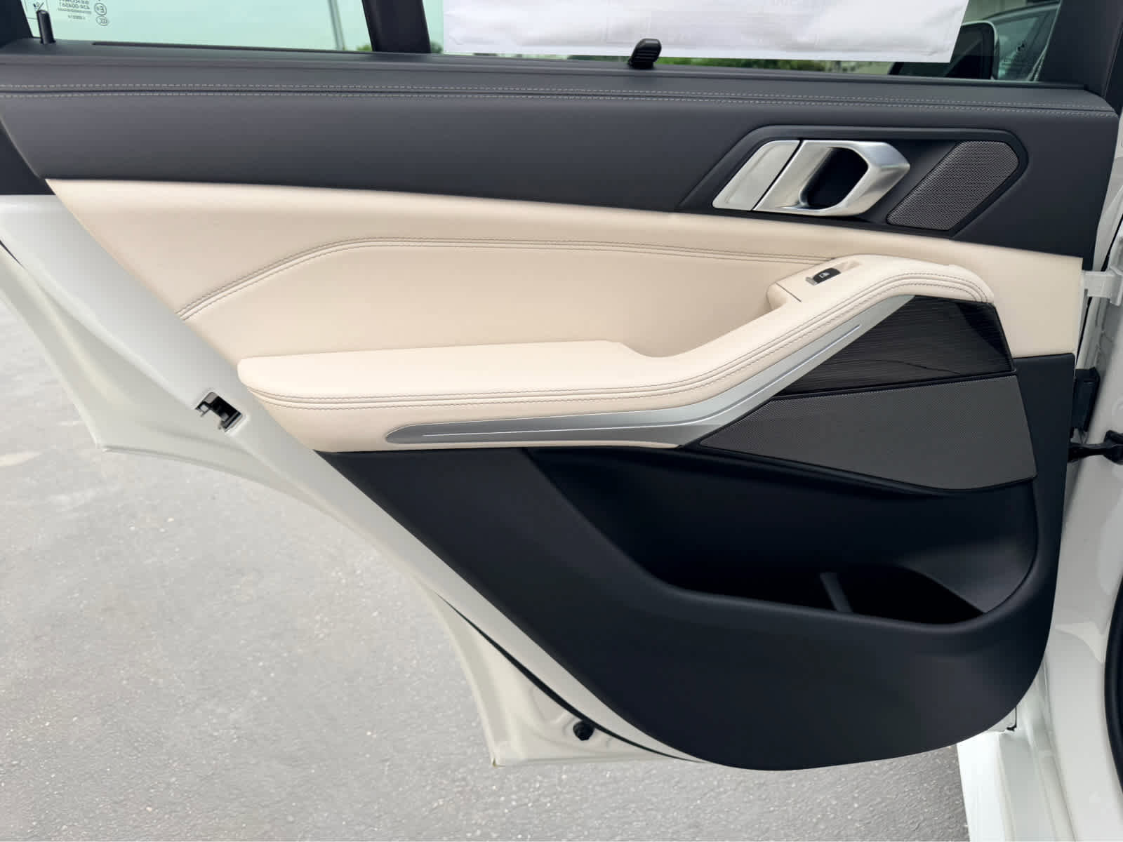 New 2026 BMW X5 xDrive40i w/ Executive Package image 18