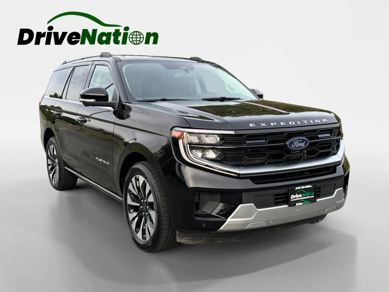 Used 2026 Ford Expedition Platinum w/ Driver's Package AWD/4WD image 3
