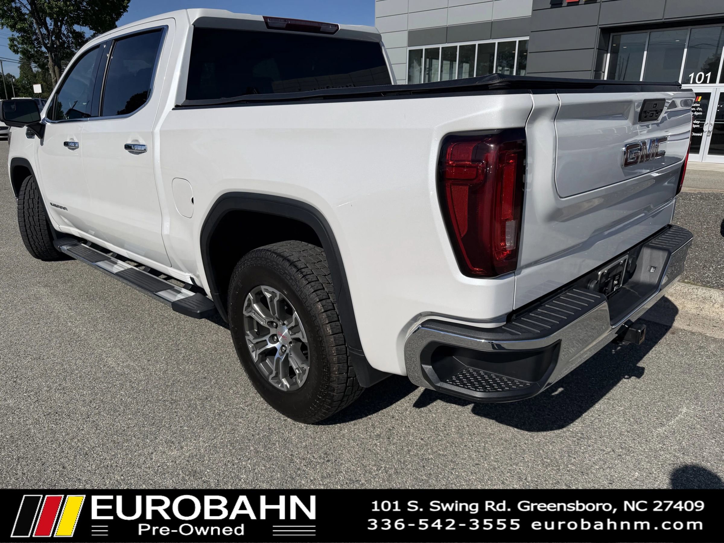 Used 2021 GMC Sierra 1500 SLT RWD image 3