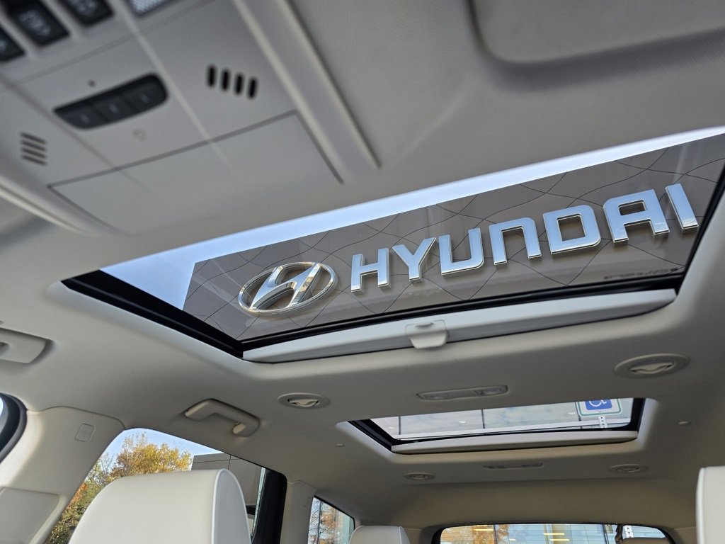 Used 2022 Buick Enclave Avenir w/ Avenir Technology Package image 37