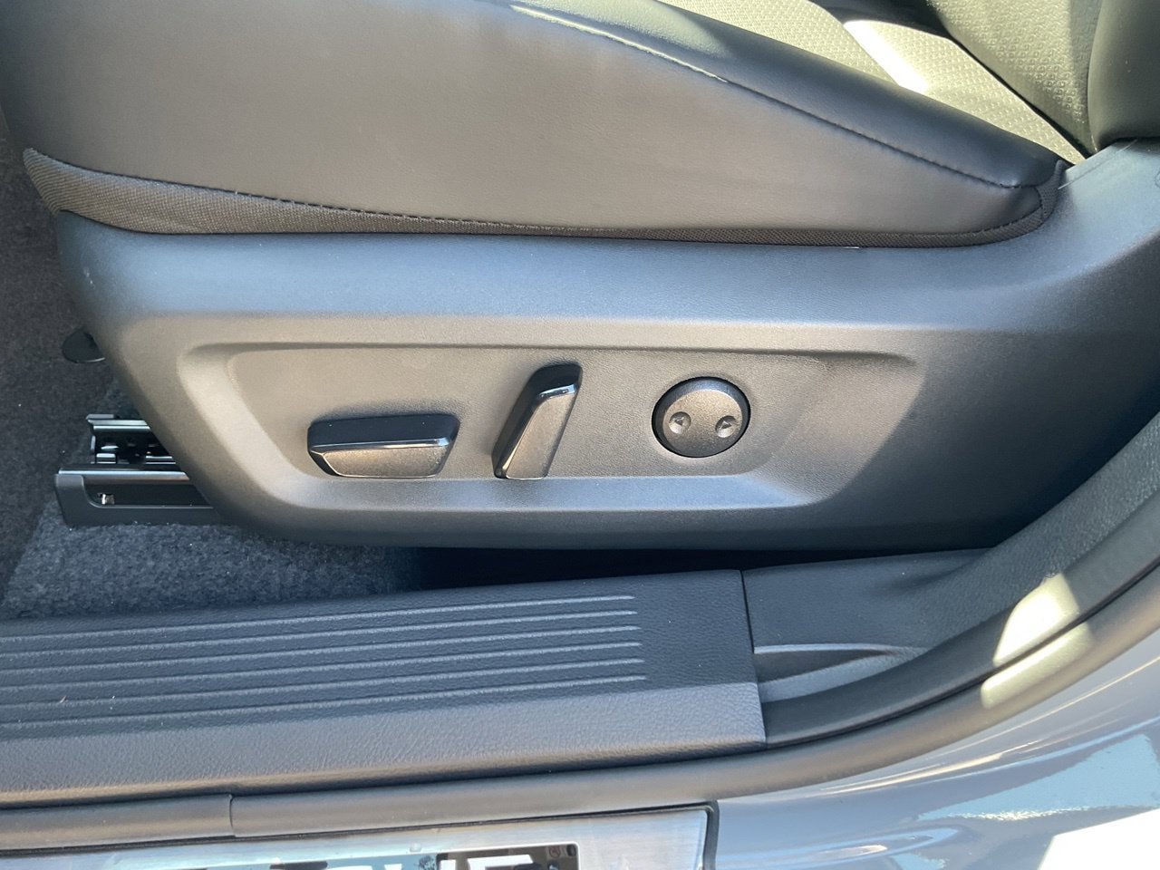 New 2027 Nissan Rogue Dark Armor AWD/4WD image 12