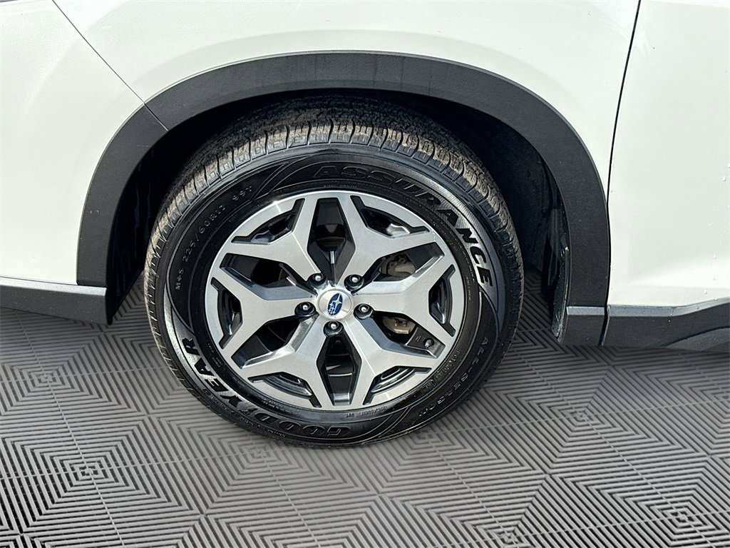 Used 2023 Subaru Forester Premium image 34