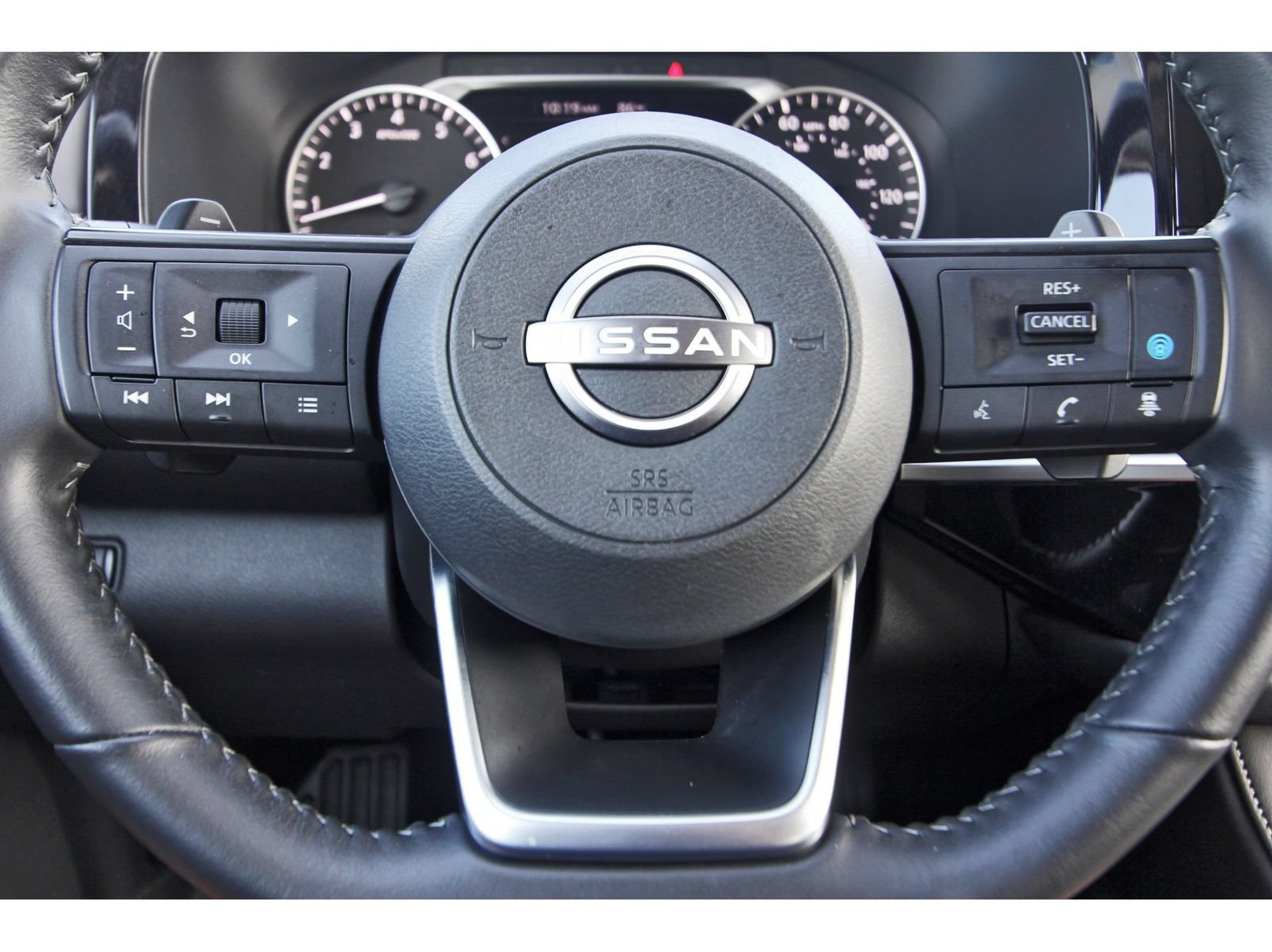 Certified 2025 Nissan Pathfinder SV w/ SV Premium Package FWD image 18