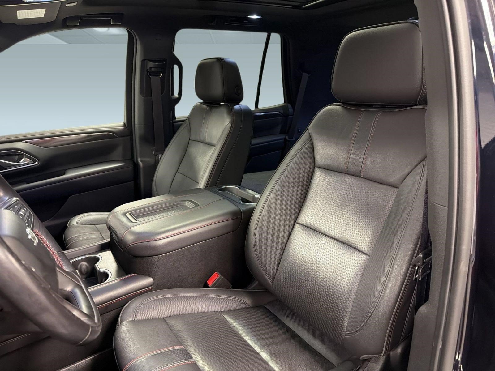 Used 2022 Chevrolet Tahoe RST w/ Luxury Package AWD/4WD image 25