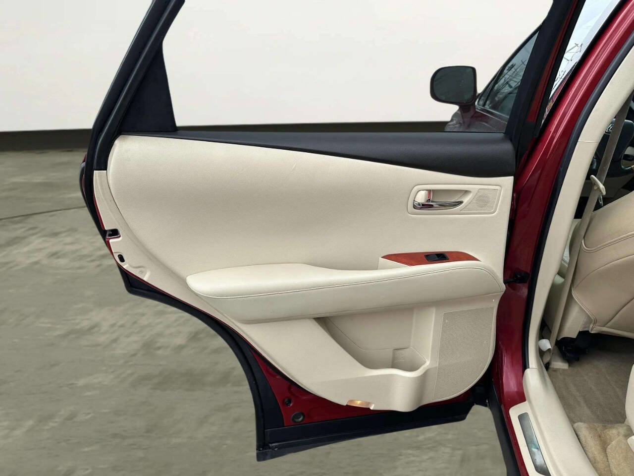 Used 2011 Lexus RX 450h Base AWD 4dr SUV w/ Luxury Pkg image 12