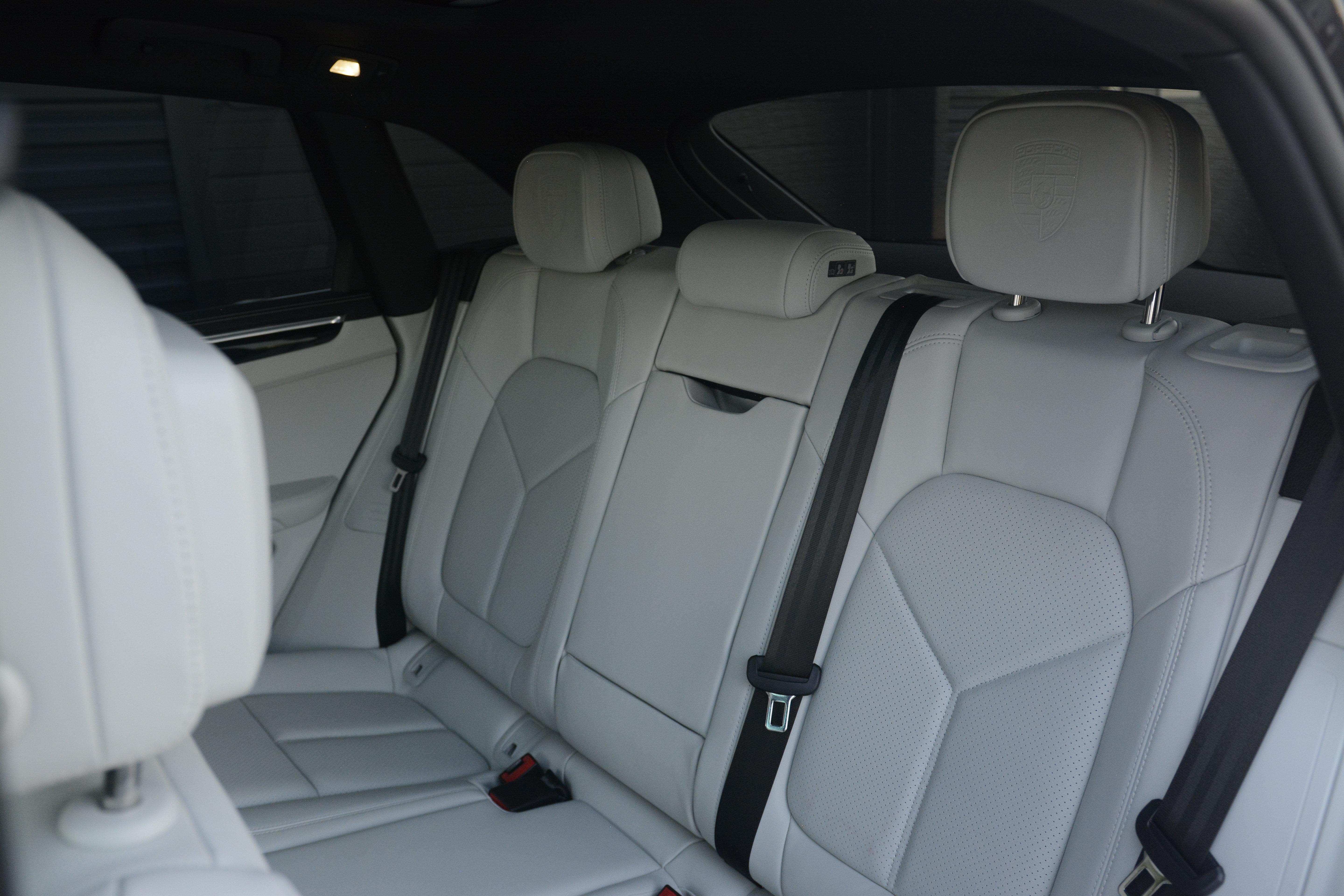 Certified 2026 Porsche Macan AWD/4WD image 32