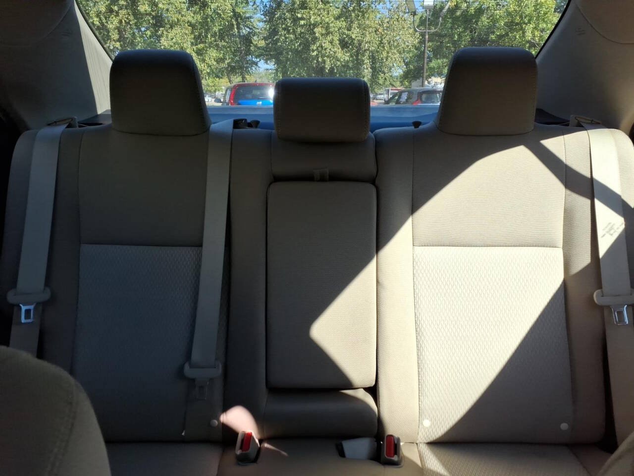 Used 2016 Toyota Corolla LE FWD image 17