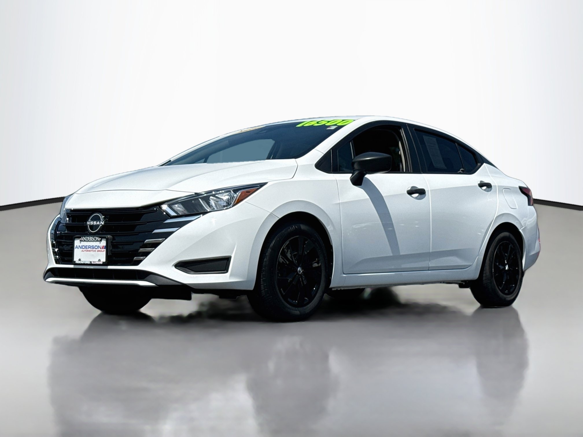 Used 2023 Nissan Versa S FWD image 3