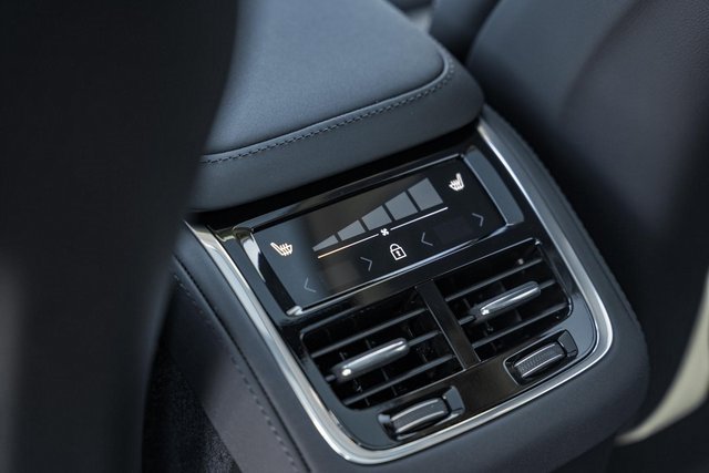 New 2026 Volvo XC90 B6 Ultra w/ Protection Package Premier image 34