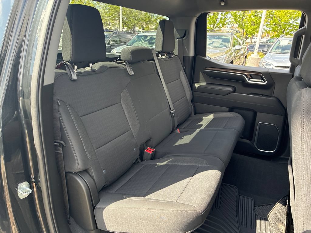 Used 2023 Chevrolet Silverado 1500 LT AWD/4WD image 28
