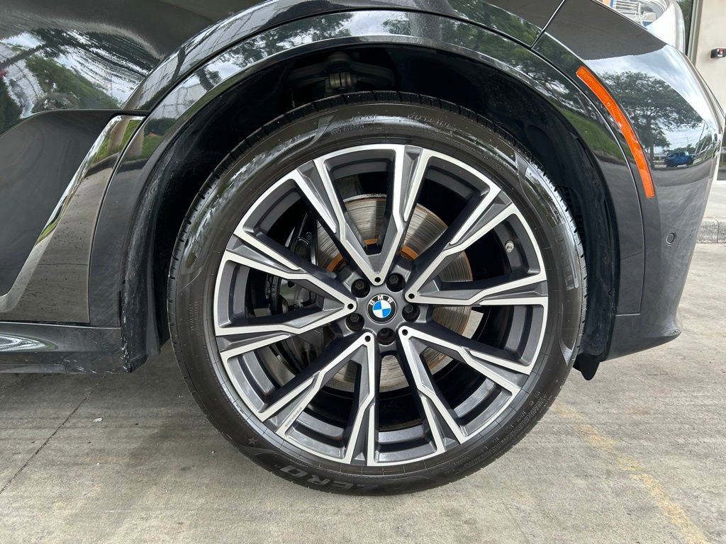 Used 2021 BMW X7 M50i AWD/4WD image 22