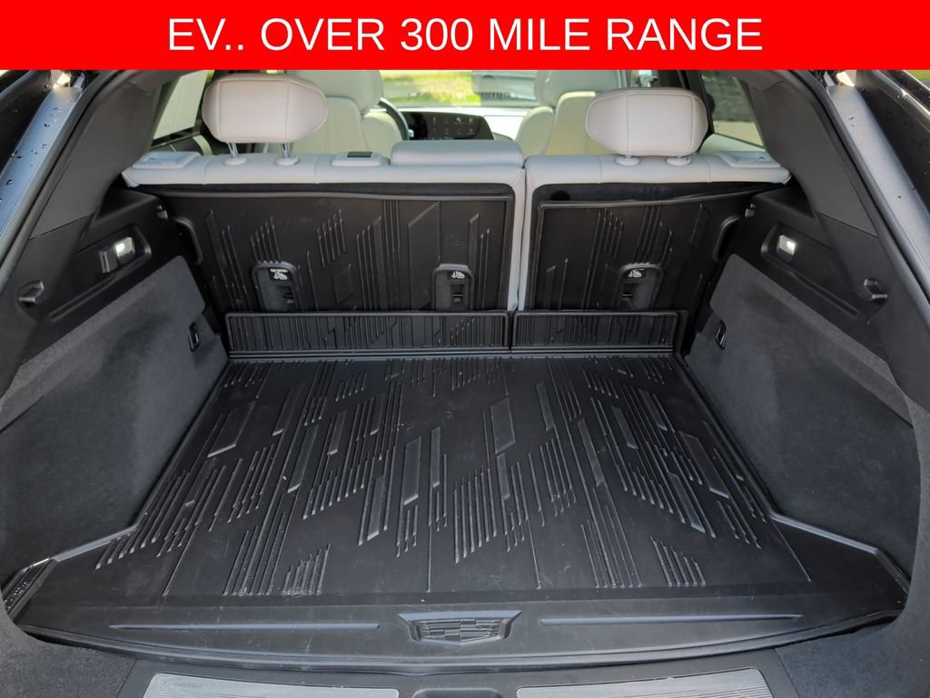Used 2024 Cadillac Lyriq Luxury w/ LPO, Floor Liner Package AWD/4WD image 41