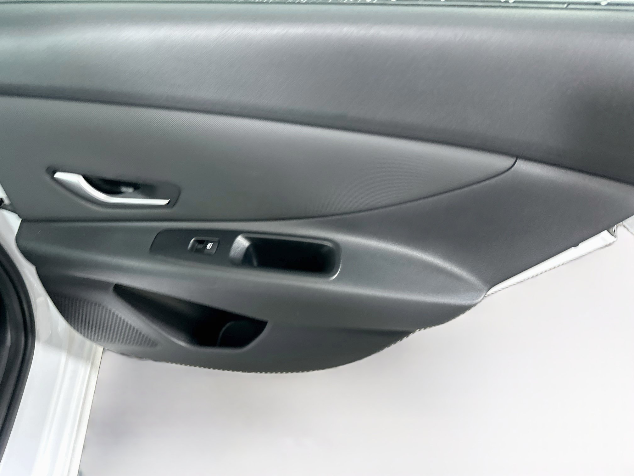 Used 2025 Hyundai Elantra SEL FWD image 30