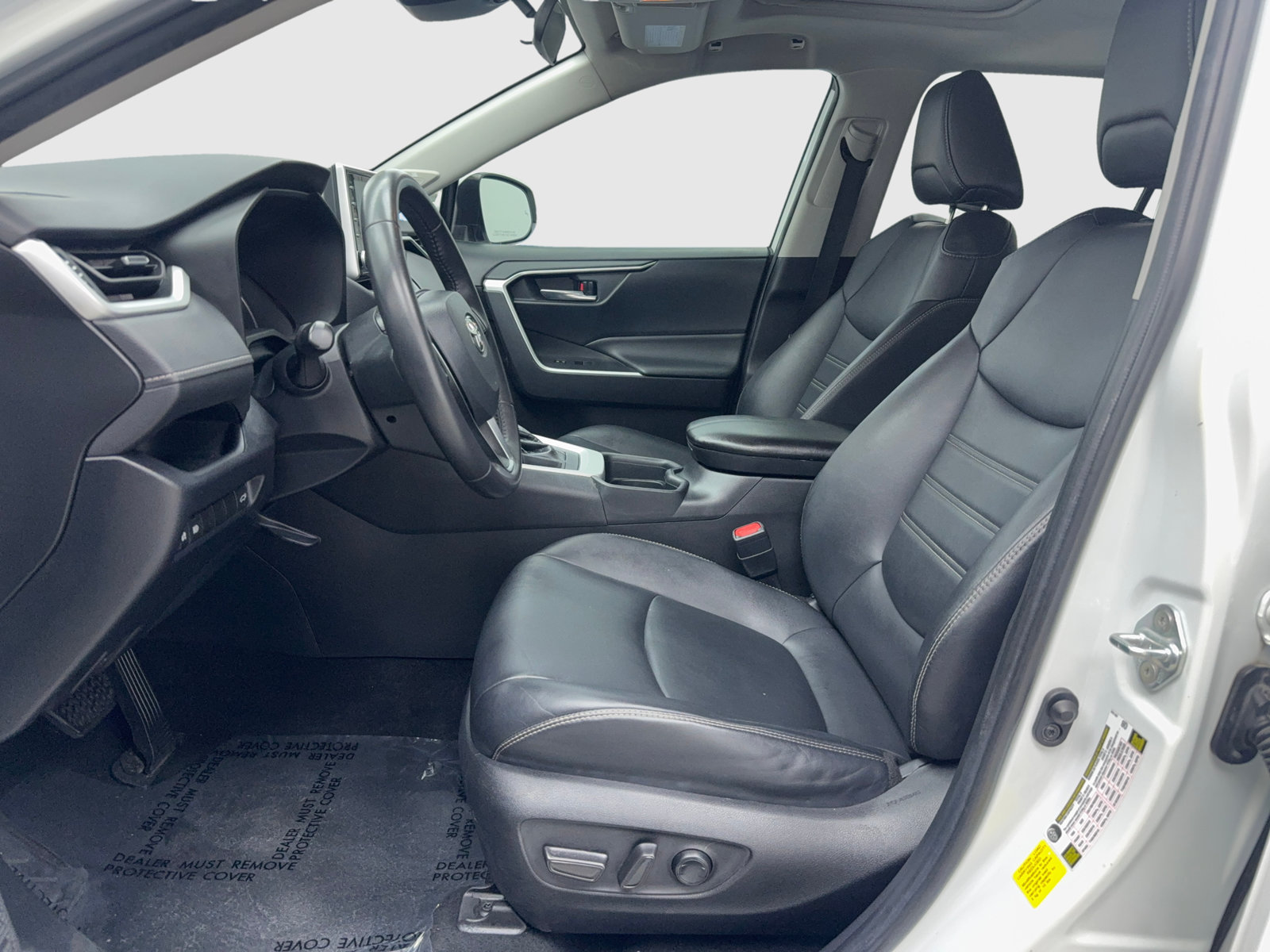 Used 2020 Toyota RAV4 XLE Premium FWD image 17