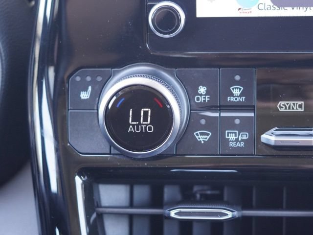 Used 2023 Toyota Highlander XLE FWD image 30