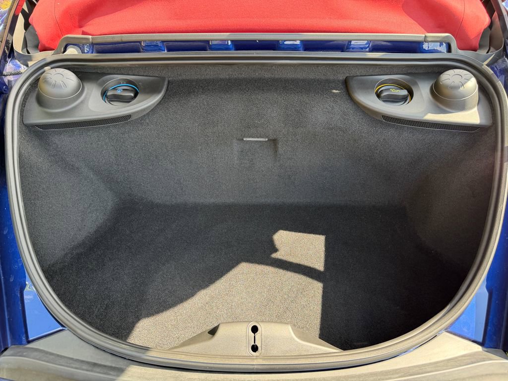 Used 2021 Porsche 718 Boxster Spyder RWD image 35