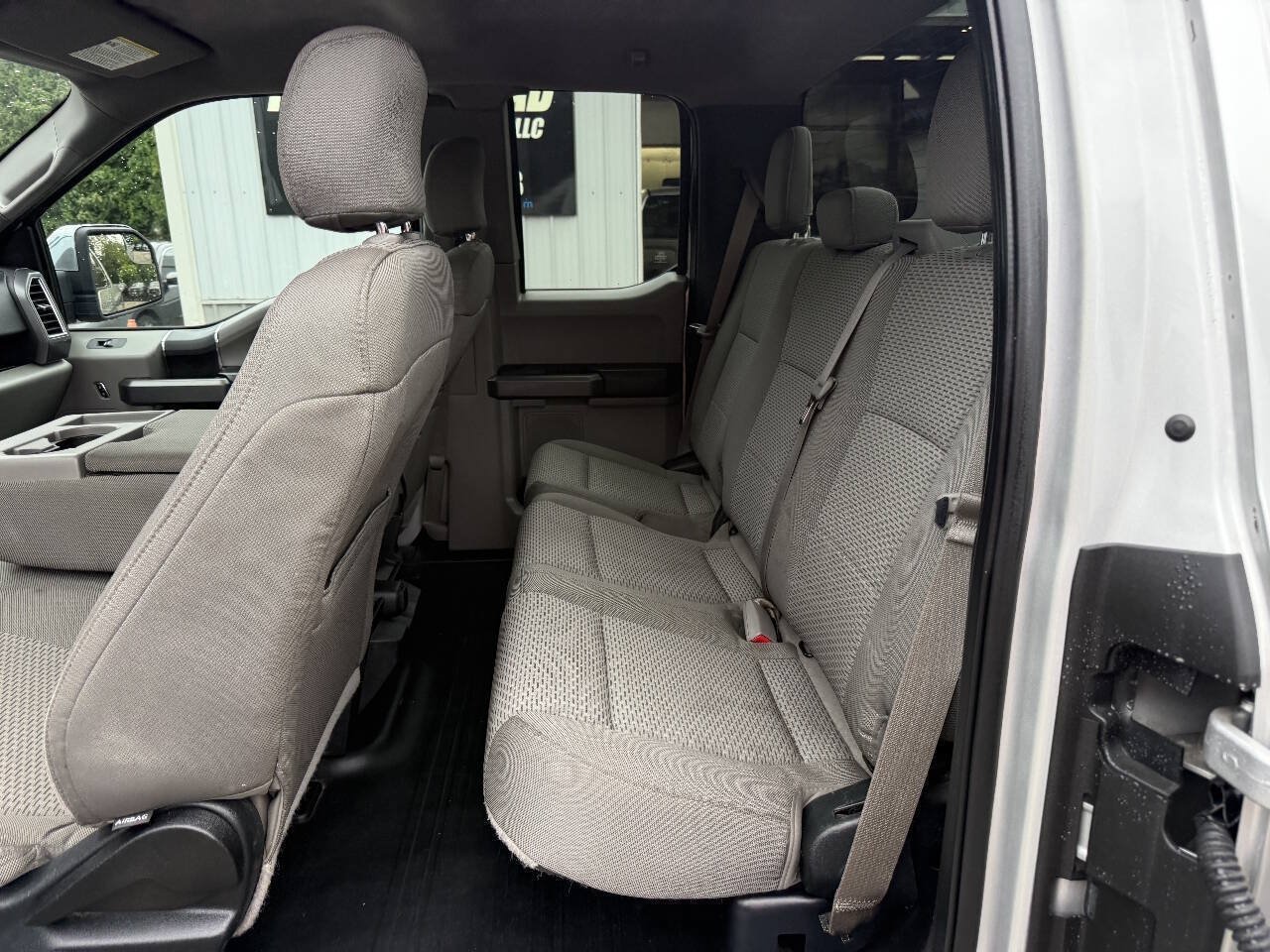 Used 2015 Ford F150 XLT AWD/4WD image 12