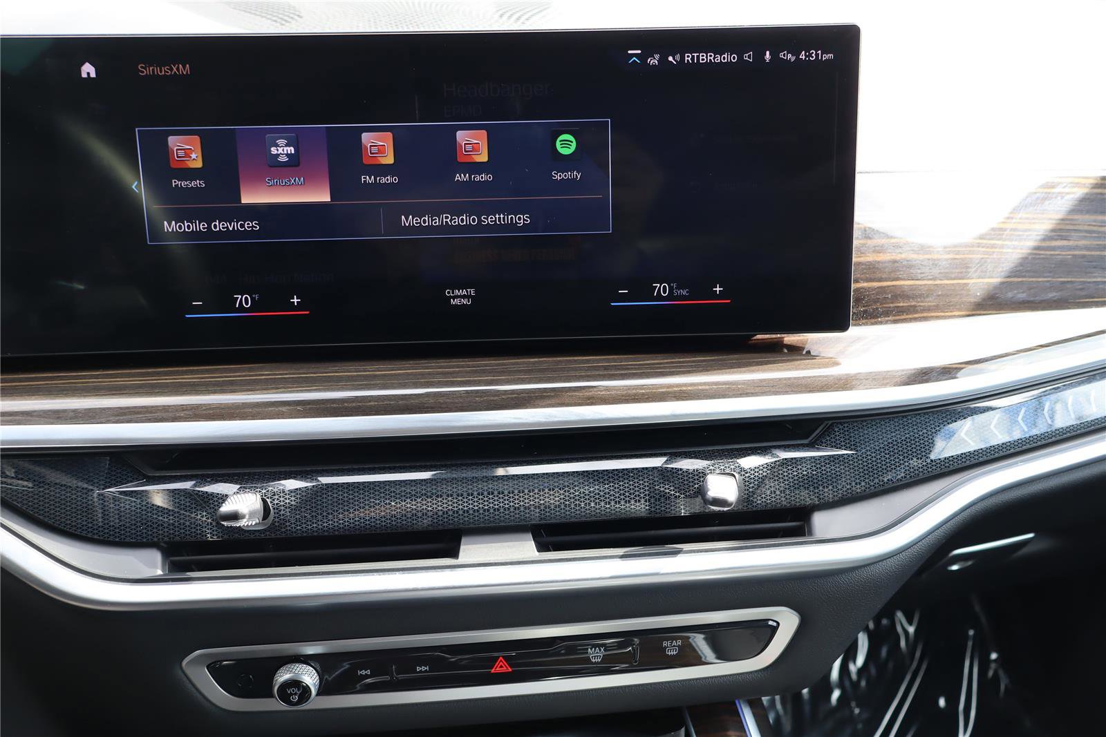Used 2023 BMW X7 xDrive40i w/ M Sport Package AWD/4WD image 20
