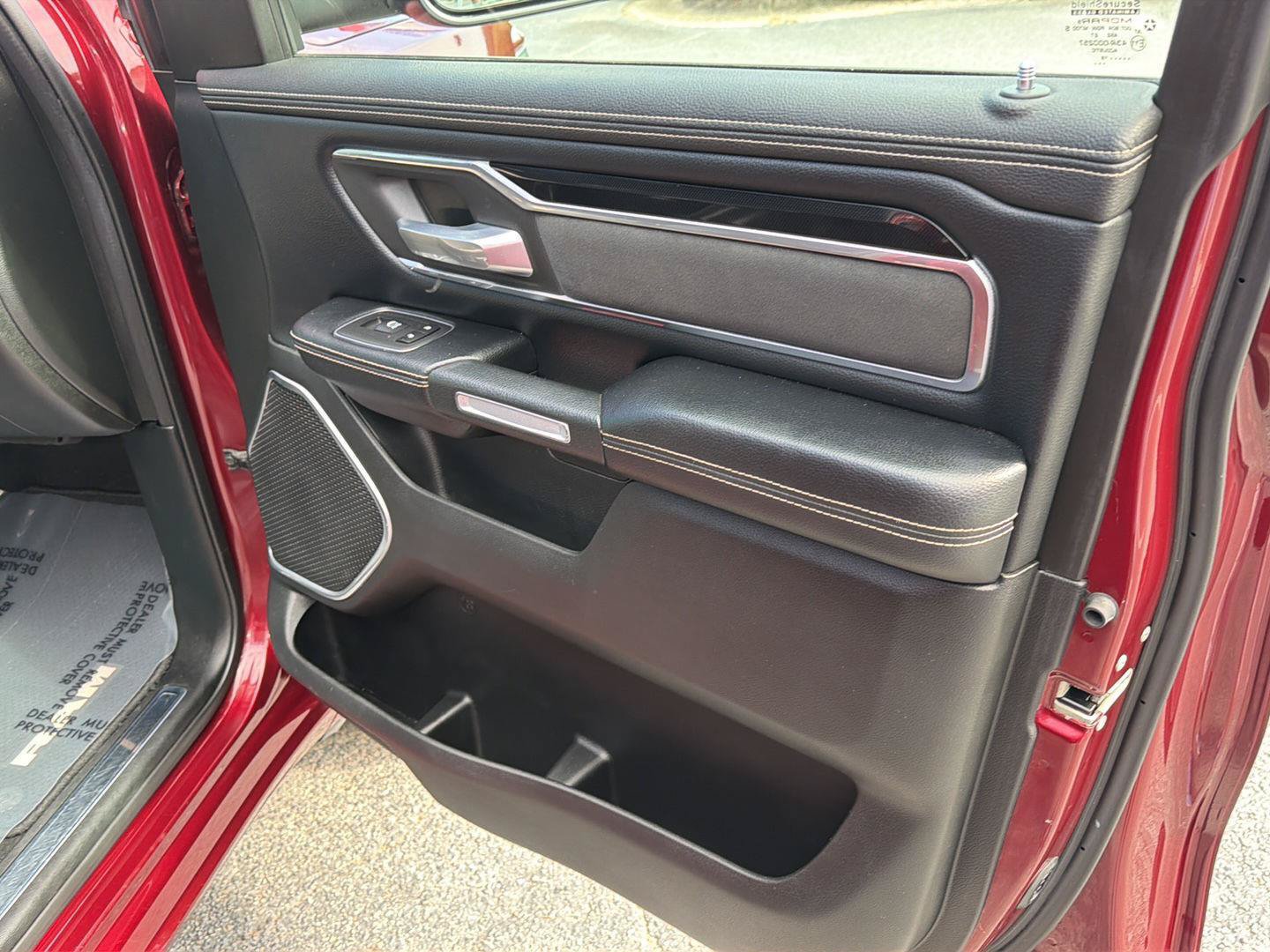 Used 2019 RAM 1500 Laramie w/ Sport Appearance Package AWD/4WD image 14