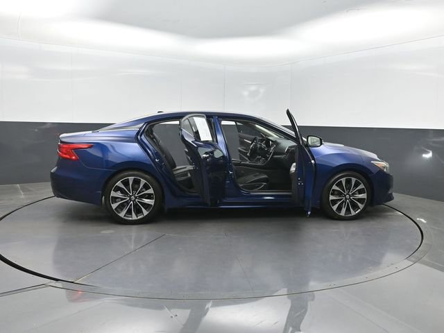 Used 2016 Nissan Maxima SR image 38