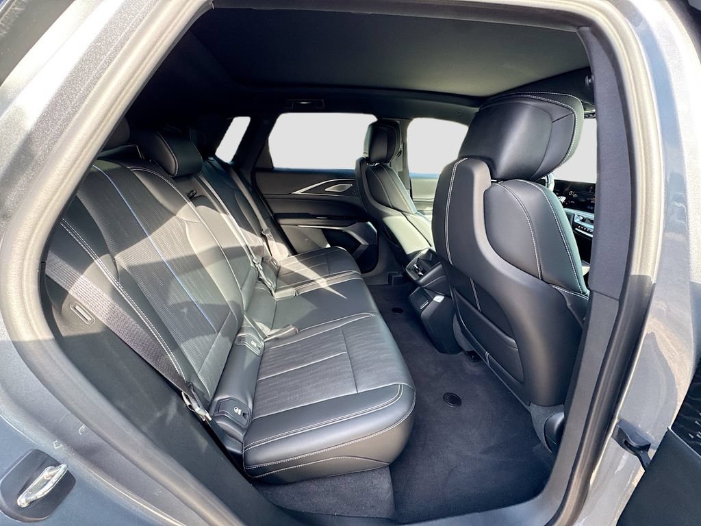 Used 2023 Cadillac Lyriq AWD image 30