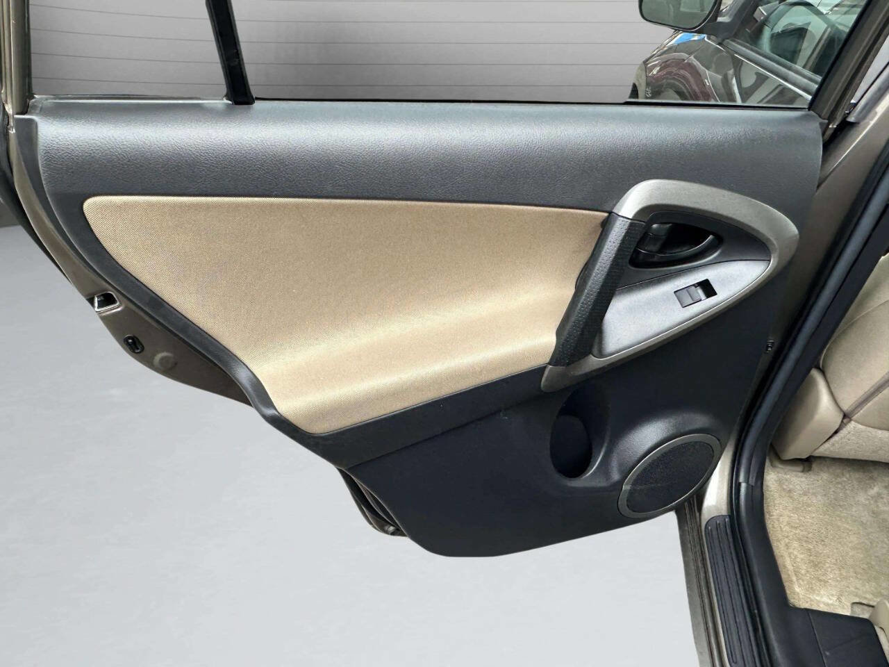 Used 2012 Toyota RAV4 4WD image 20