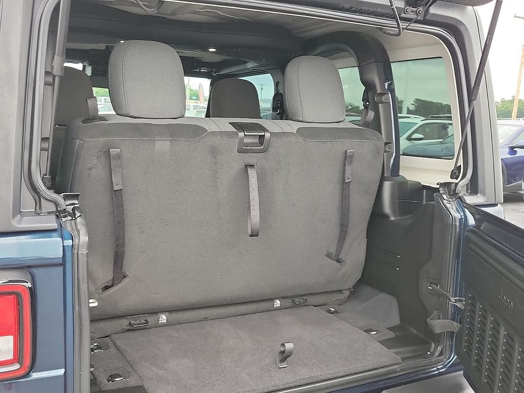Used 2025 Jeep Wrangler Sport AWD/4WD image 8
