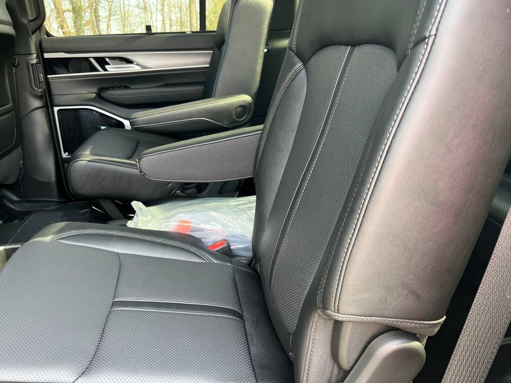 New 2026 Jeep Grand Wagoneer L Limited AWD/4WD image 27