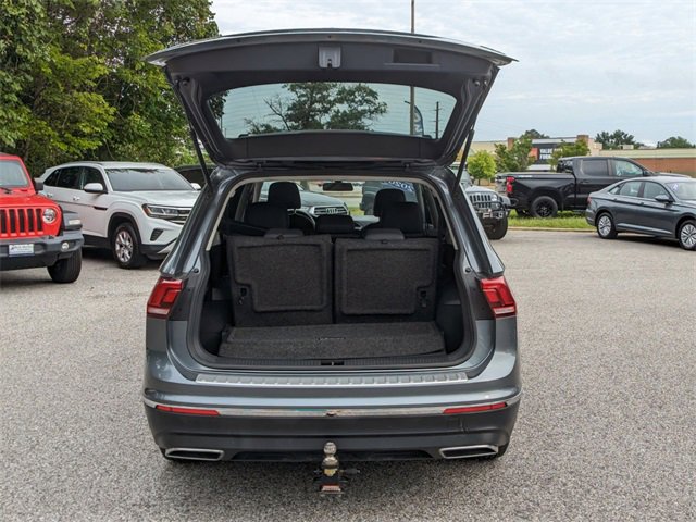 Used 2020 Volkswagen Tiguan SE w/ Panoramic Sunroof Package image 8