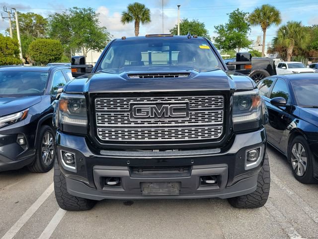 Used 2019 GMC Sierra 3500 Denali w/ Duramax Plus Package image 2